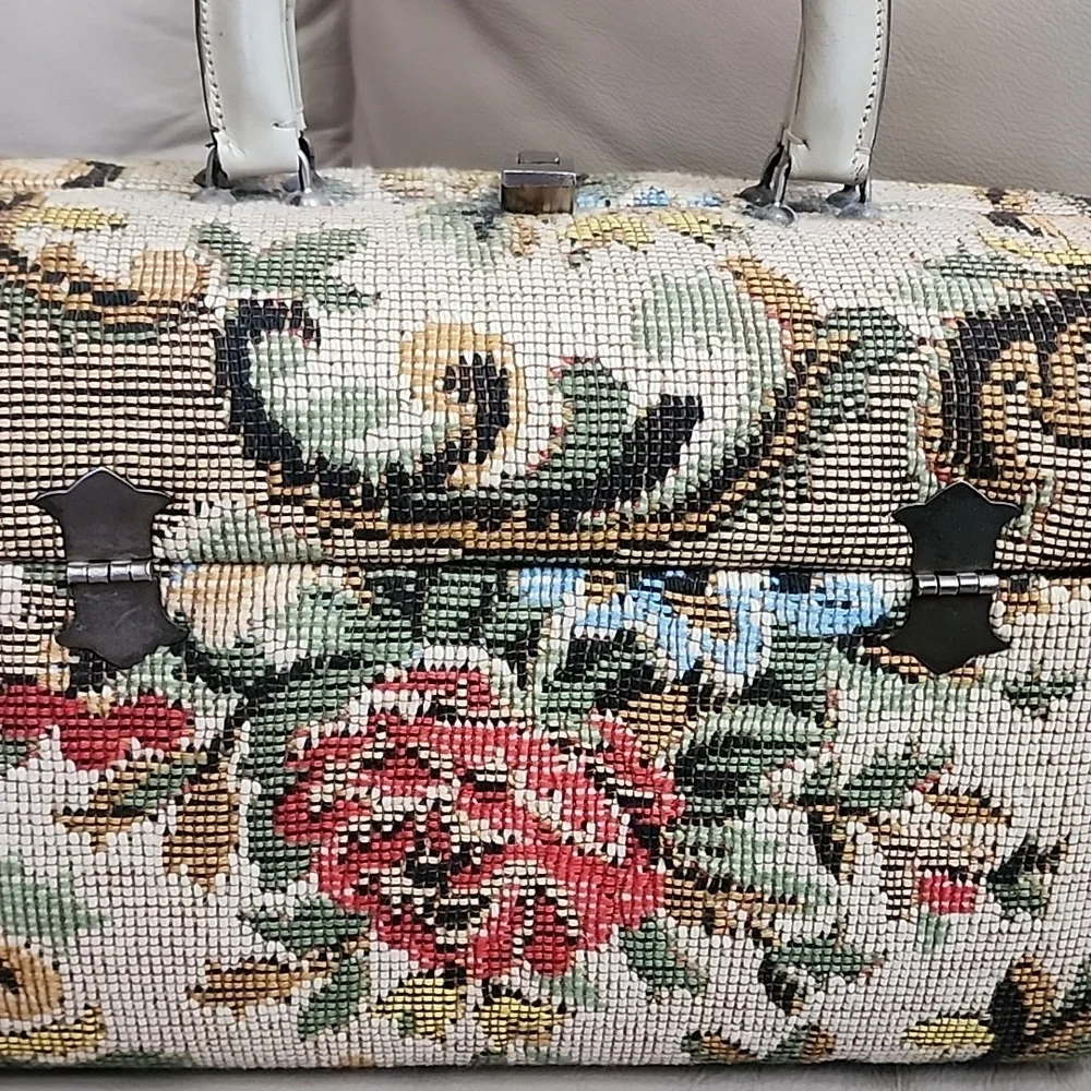 Tano From Madrid Women's Vintage Floral Tapestry Handbag Preowned - Picture 8 of 13